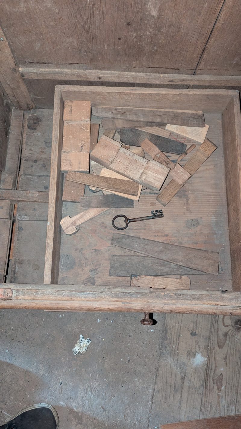 Zweitüriger Renaissance-Schrank aus Eiche, zweiteilig 1580 - 1620 – Bild 13