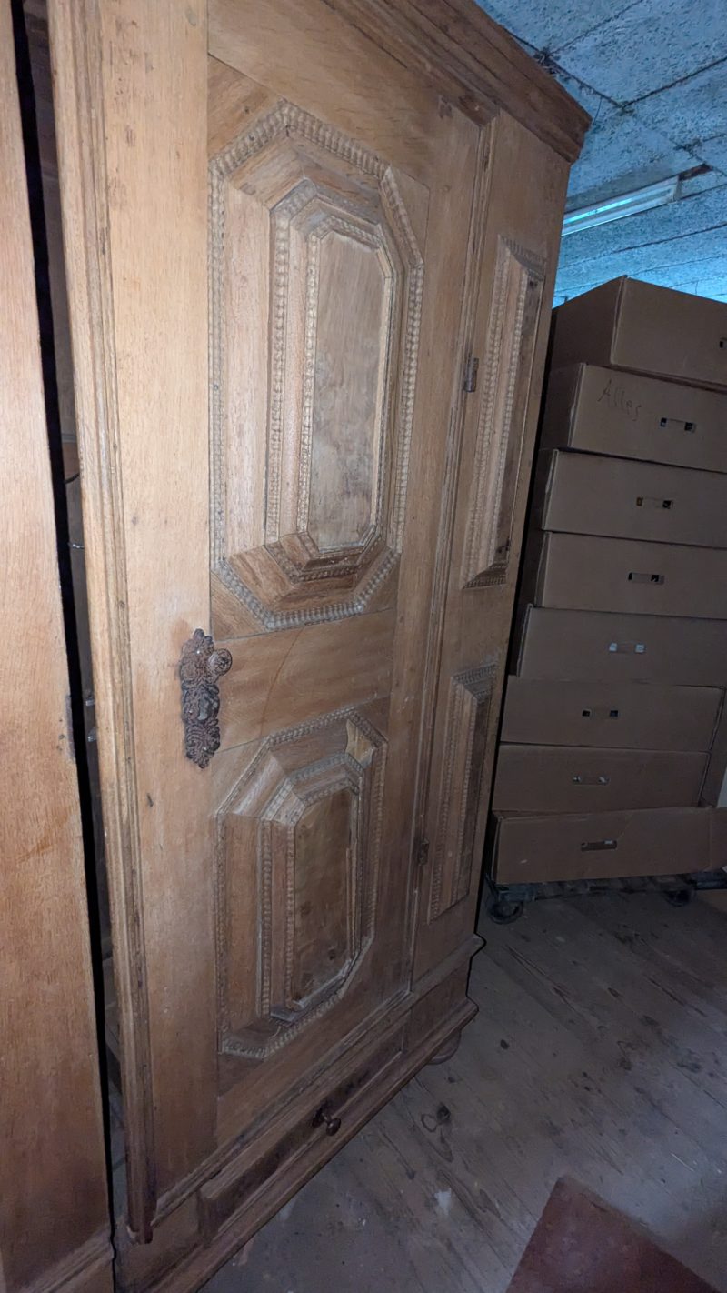 Zweitüriger Renaissance-Schrank aus Eiche, zweiteilig 1580 - 1620 – Bild 25
